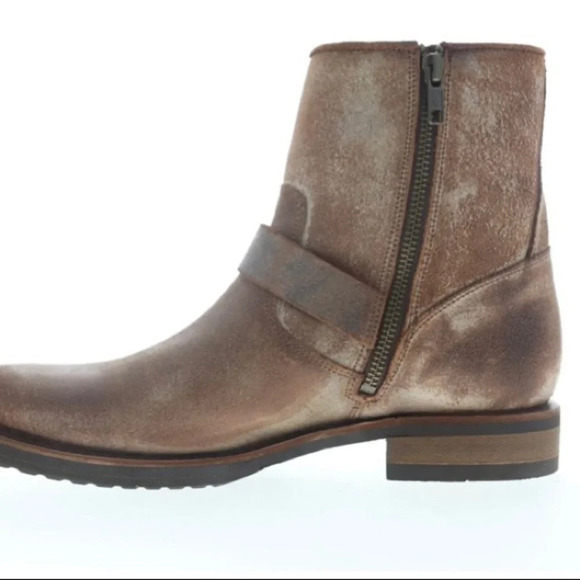 frye Veronica Belted Distressed Short Boots. Size 6 - Picture 10 of 16